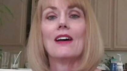 Carmen Callaway jouit partout dans une machine à voir film x gratuit baiser