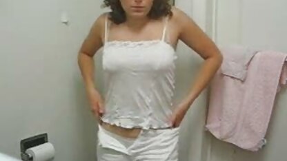 cosplay femme regarder un porno en streaming