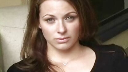 Plantureuse filles lesbiennes aiment se baiser avec une grosse film x streaming mature bite